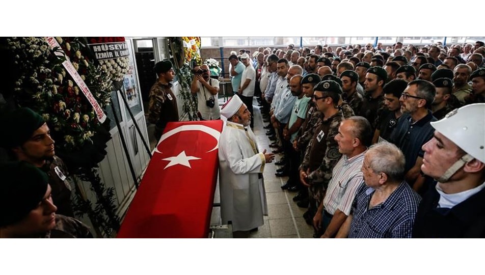 Vefat eden özel harekat polisi son yolculuğuna uğurlandı