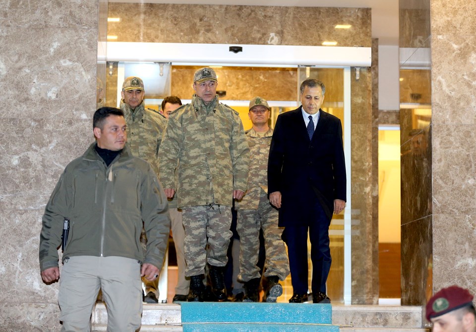 Genelkurmay Başkanı Akar, sınır birliklerini denetledi - 2