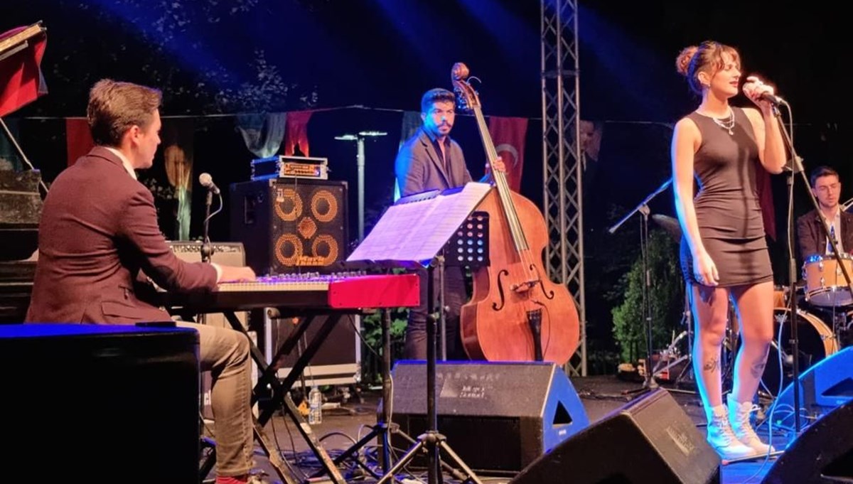 Parklarda Caz Festivali’ne vatandaşlardan yoğun ilgi