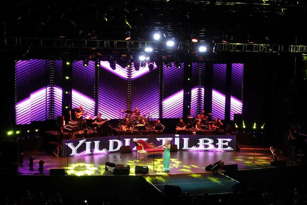 Yıldız Tilbe'nin Harbiye konserinde Berkay sürprizi - 2