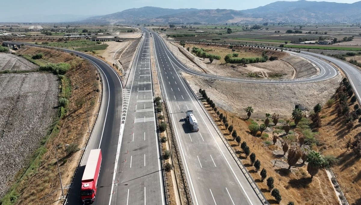 Aydın-Denizli Otoyolu 17 Ekim'de trafiğe açılacak Aydın-Denizli Otoyolu 17 Ekim'de trafiğe açılacak