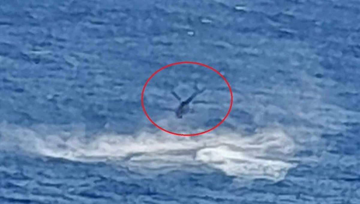 Sisam Adası'nda yangına müdahale eden helikopter denize düştü