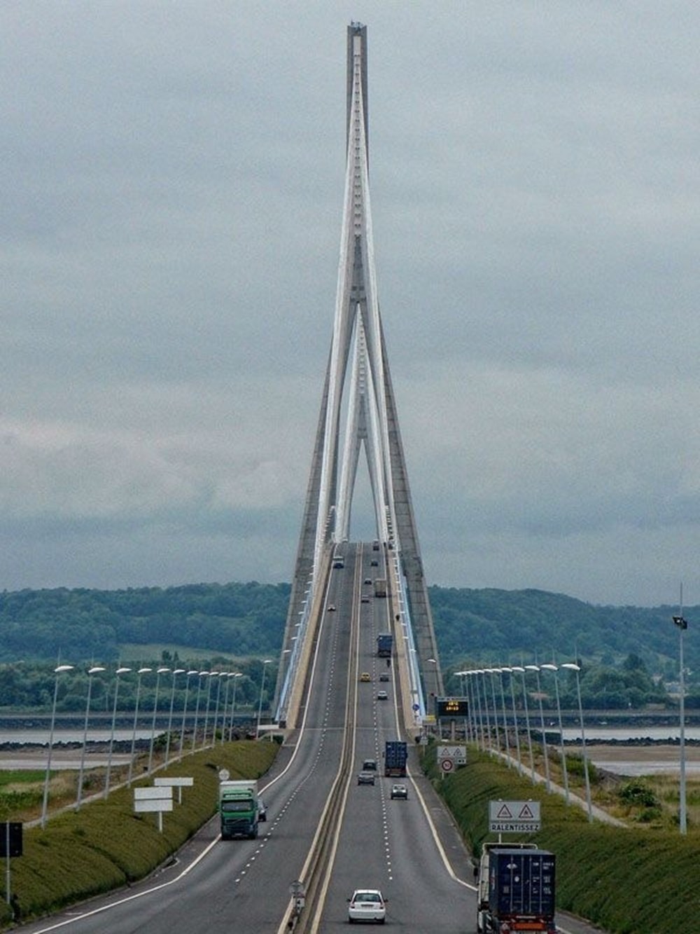 Сколько мостов в екатеринбурге