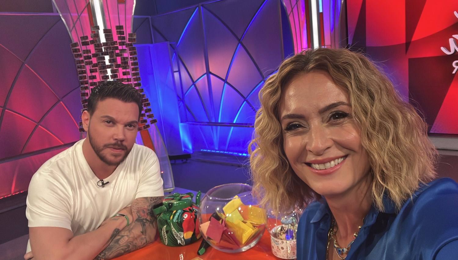 Ceyda Düvenci ile Bambaşka Sohbetler yeni sezona Sinan Akçıl ile başlıyor