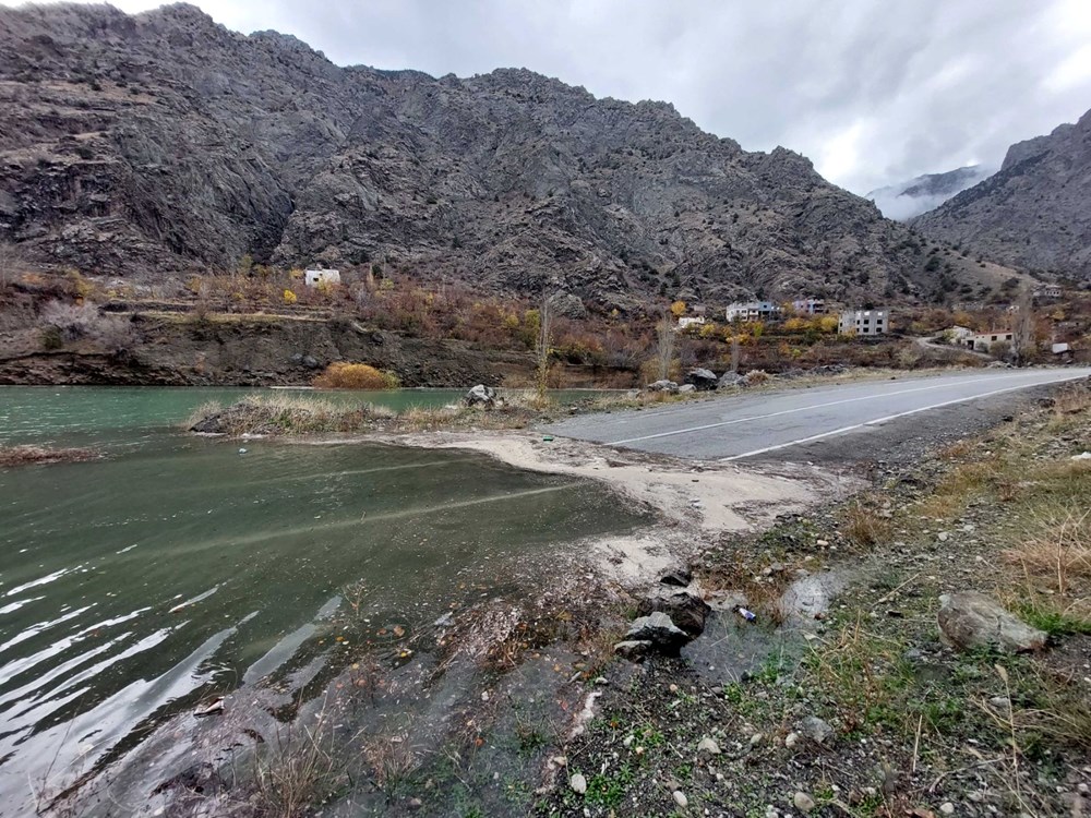 Yusufeli Barajı'nda su yüksekliği 36 metreye ulaştı: Yollar ve araziler sular altında kaldı - 13