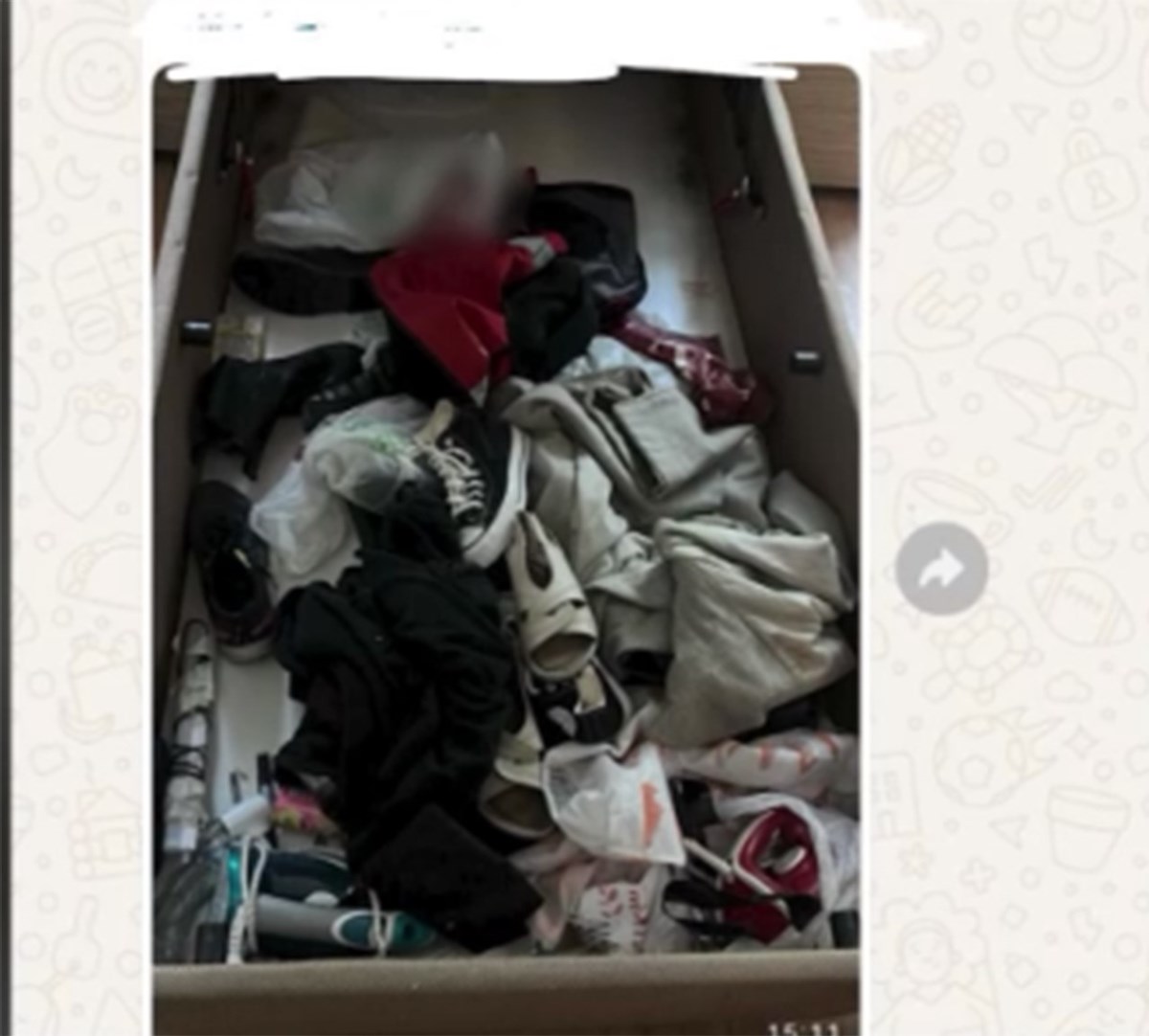 Söz konusu görüntülerde, öğrencilerin özel eşyalarının karıştırıldığı görüldü. Öğrenciler, bazı eşyalarının ise hiç bulunamadığını anlattı.