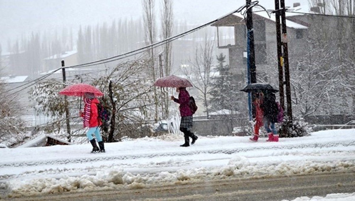 52 ilde eğitime kar engeli (19 Ocak Çarşamba günü hangi illerde okullar tatil edildi)