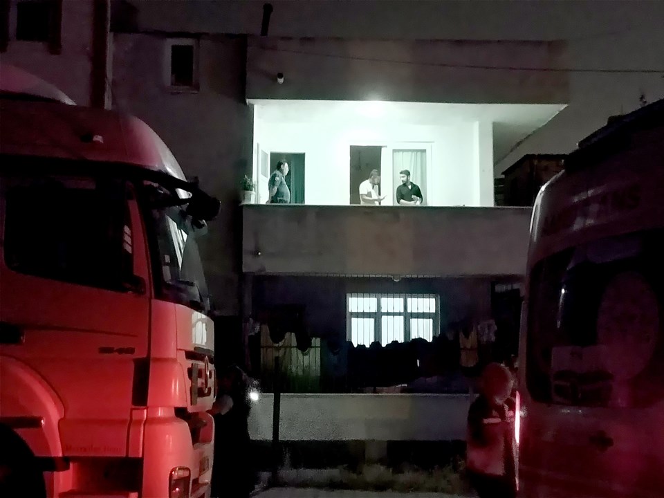 Adana'da kadın cinayeti: Uykusunda bıçaklanarak öldürüldü - 1