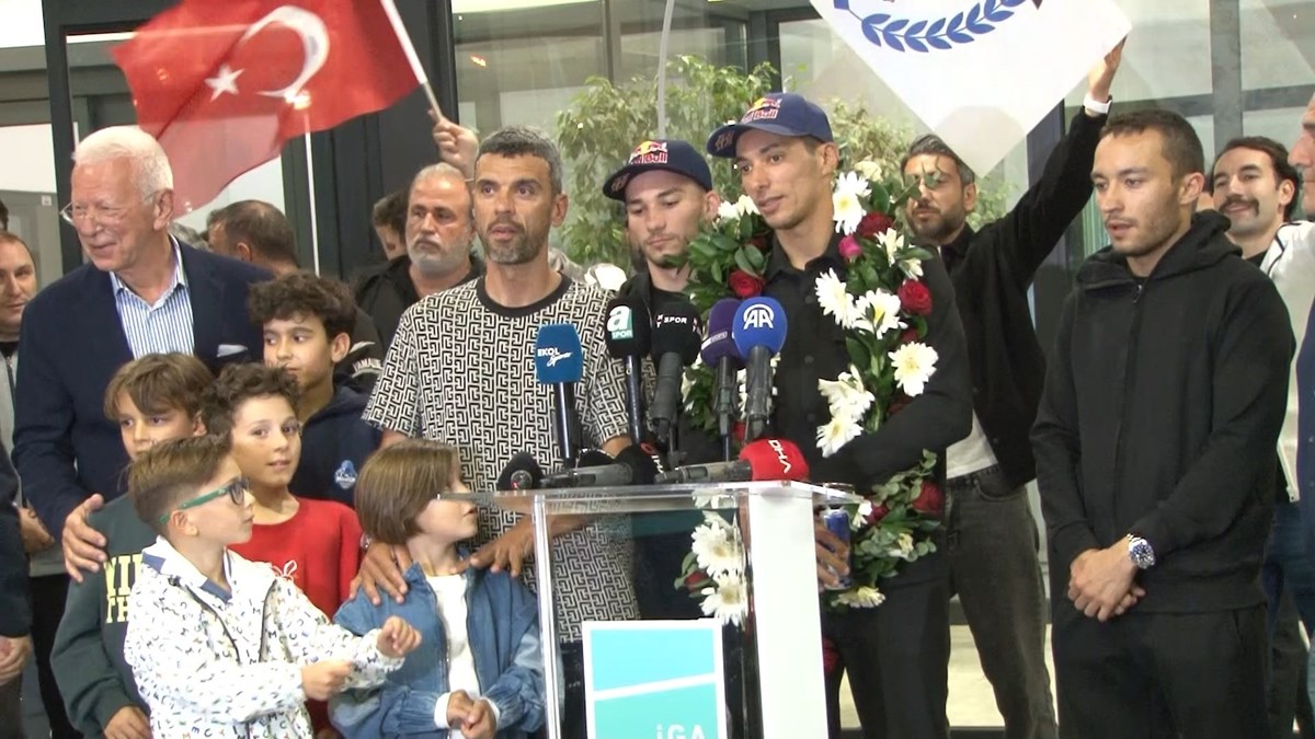 Toprak Razgatlıoğlu, “Kenan ağabeyin üzerimizde çok büyük emeği var" dedi.