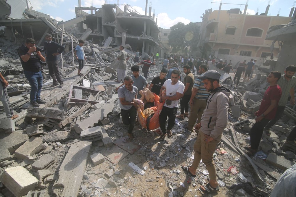 İsrail, Gazze'de hastaneyi hedef aldı: En az 500 kişi hayatını kaybetti - 9