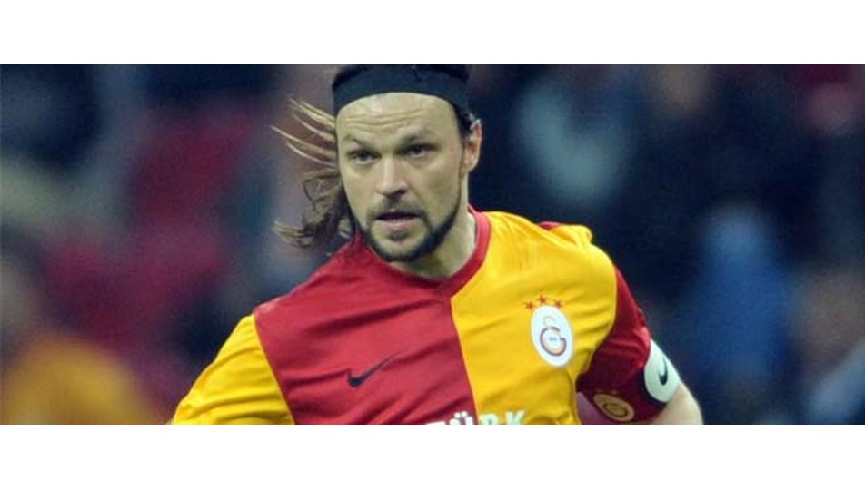 Ujfalusi, Galatasaray'a 'abi' oluyor