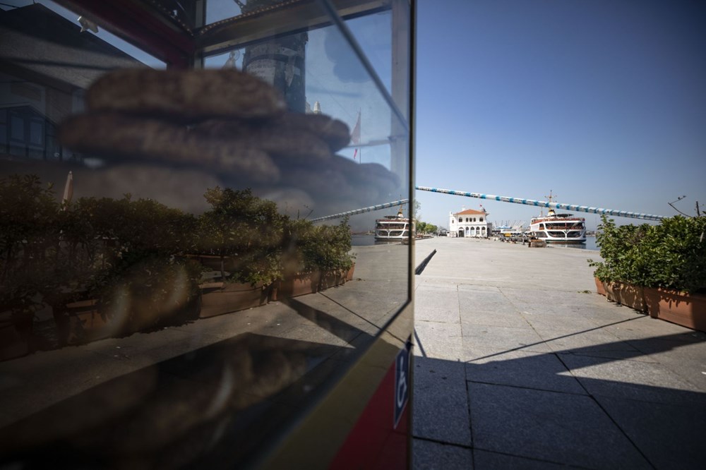 65 YAŞ ÜSTÜ SOKAĞA ÇIKIYOR... Yarın sokaklar 4 saatliğine onların