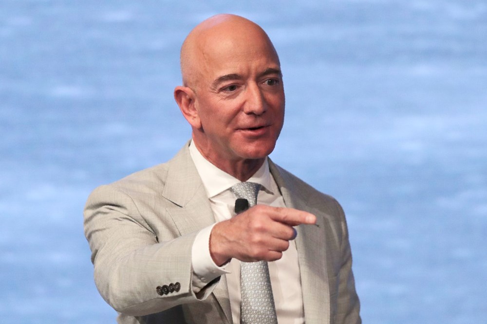 Jeff Bezos'un Mona Lisa'yı yemesi için kampanya - 1
