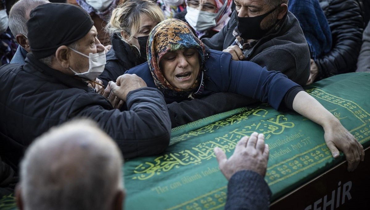 İstanbul'da samuray kılıçlı saldırıda hayatını kaybeden Başak Cengiz başkentte toprağa verildi