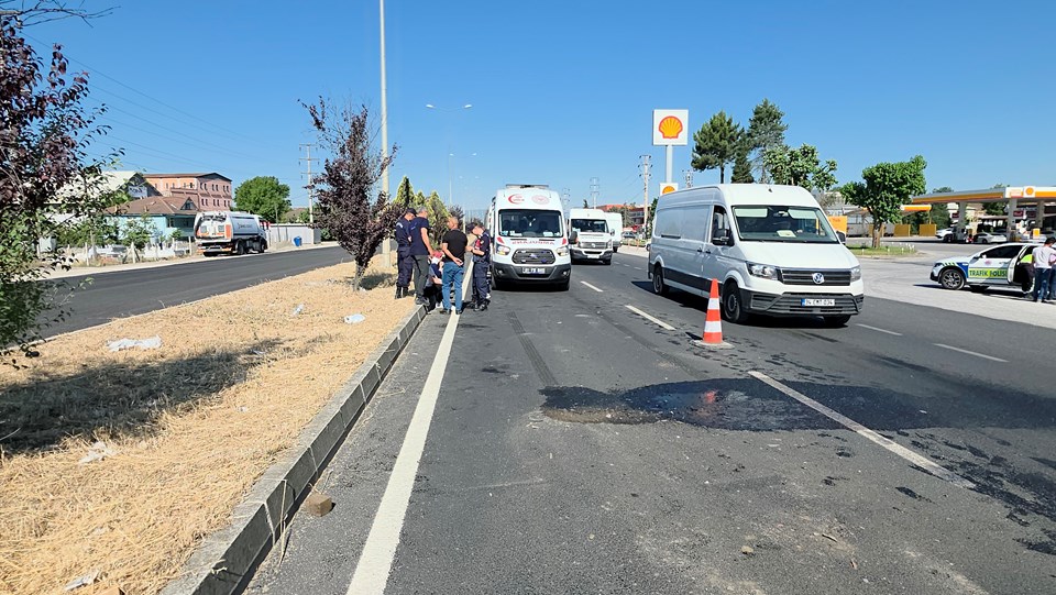Düzce'de işçi servisleri çarpıştı: Sekiz yaralı - 1