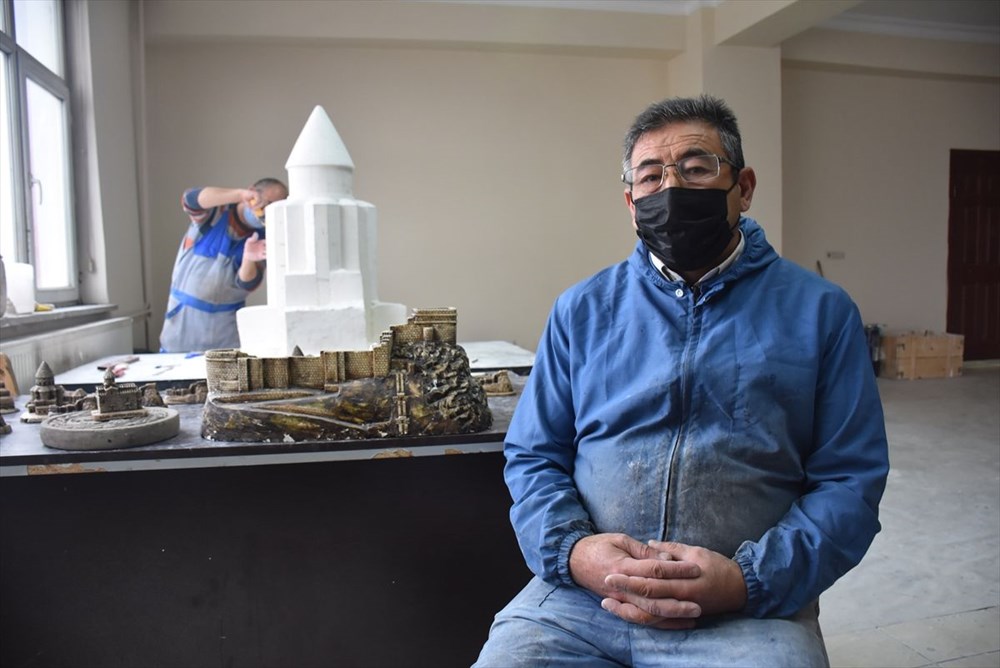 Kars'ın asırlık abide yapıları minyatüre dönüştü - 4