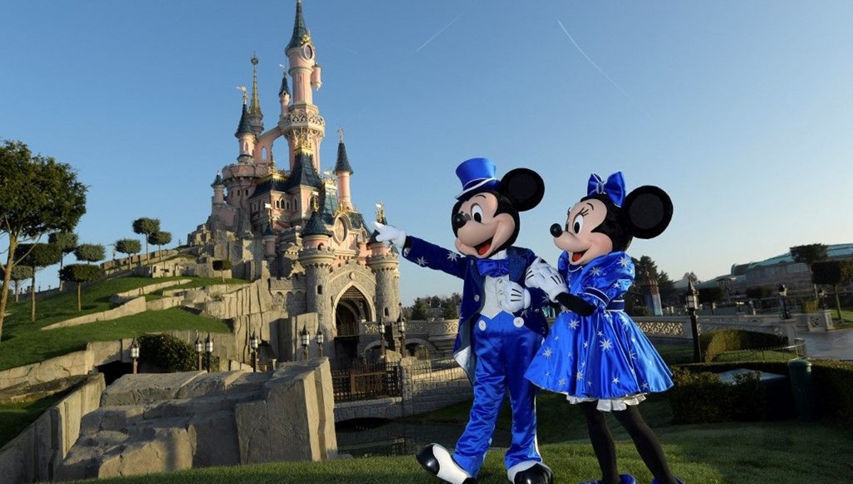 Disneyland'dan bir mozaik parçası açık artırmada 363 bin dolara satıldı