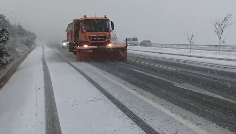 Ulaşıma kar engeli: Araçlar yolda kaldı, kazalar nedeniyle trafik durdu - 19