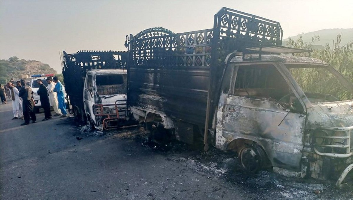Pakistan'da etnik köken katliamı: En az 39 kişi öldürüldü Pakistan'da etnik köken katliamı: En az 39 kişi öldürüldü