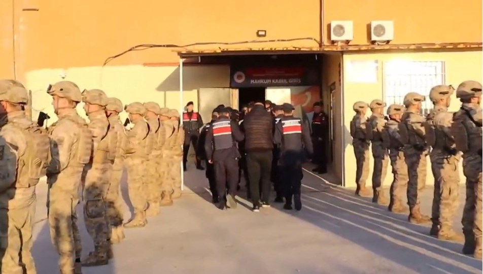 3 ilde tefeci operasyonu: 75 gayrimenkule ve 34 araca el konuldu