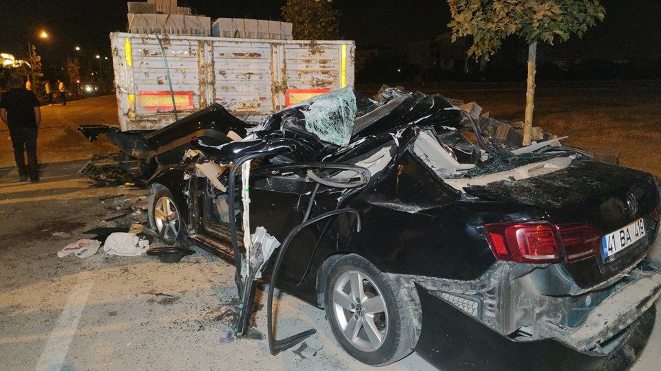 Van'da feci kaza: 2 kişi hayatını kaybetti - 1