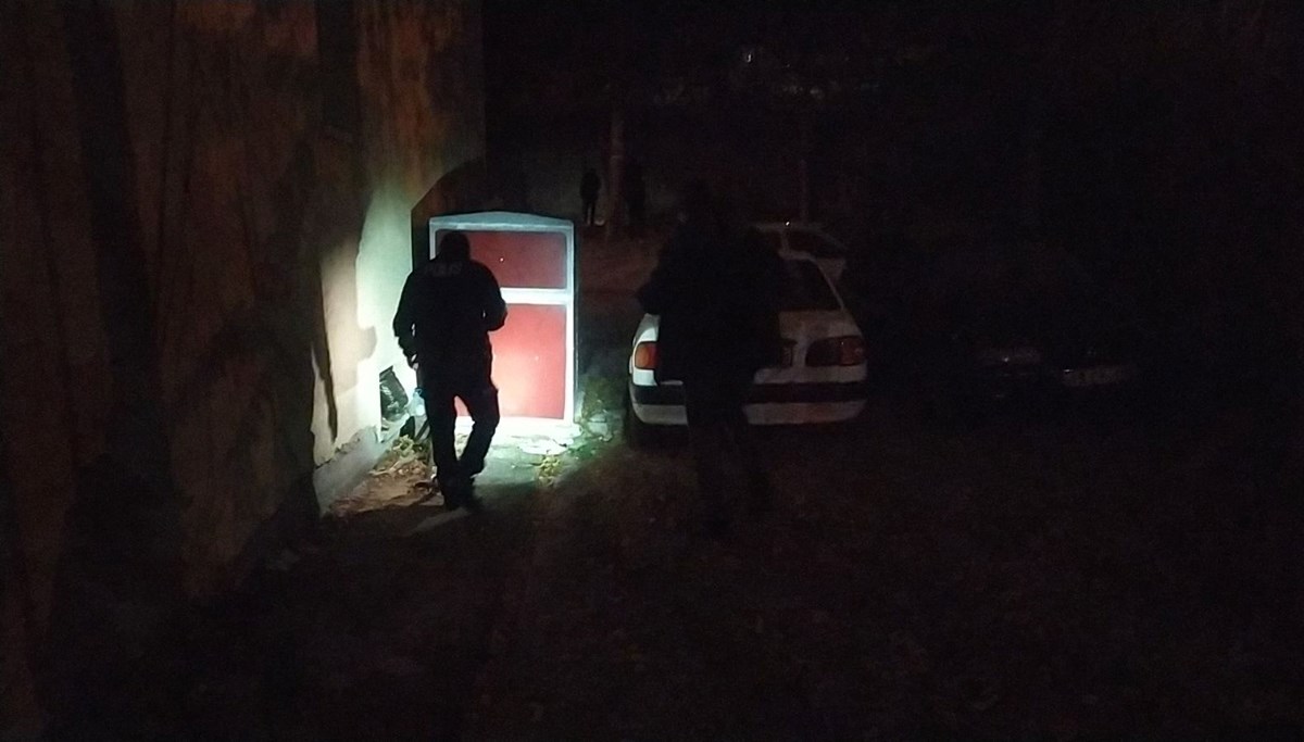 Havaya ateş açan çocuk gözaltına alındı Havaya ateş açan çocuk gözaltına alındı
