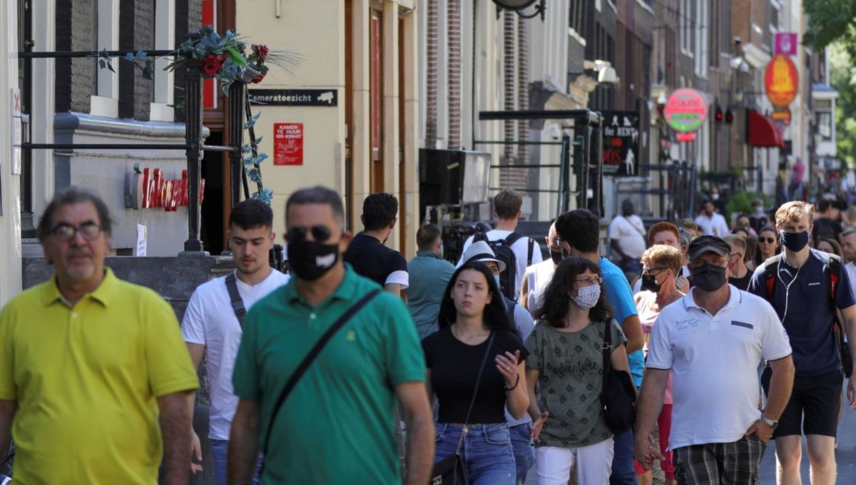 Covid-19 korkusu nedeniyle her 4 çalışandan 1'i işini bırakmayı düşünüyor