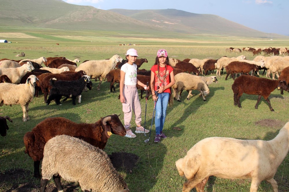 Çoban kızlar antrenmana gelemeyince golf takımı onlara gitti - 4