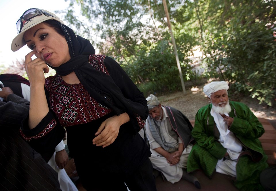 Afganistan'ın ilk kadın yönetmeni Saba Sahar, Kabil'de silahlı saldırıya uğradı - 1