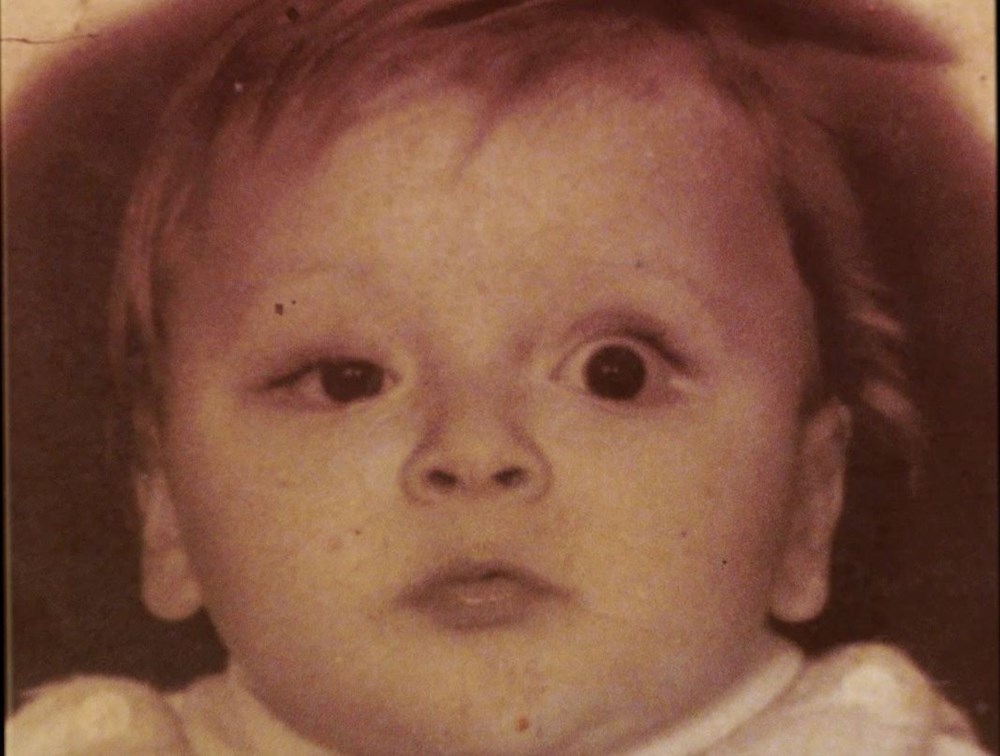 Nilgün Belgün takipçilerini geçmişe götürdü: Bu fotoğraf Marmaris'te çekildi (Ünlülerin çocukluk ve gençlik halleri) - 365