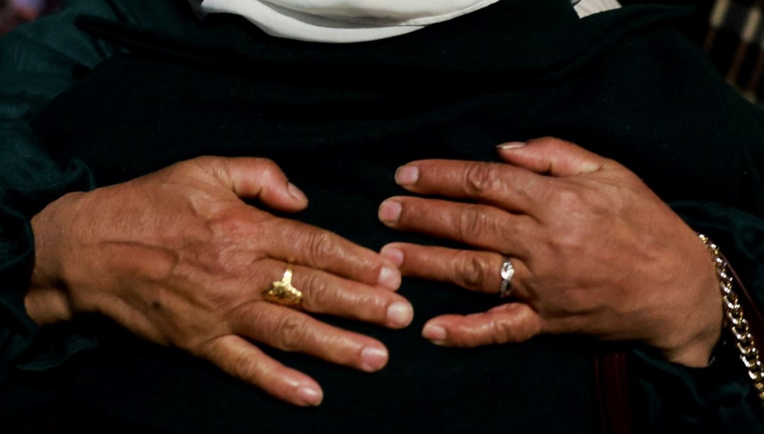 Filistinli mahkum kadın zulmü anlattı: "Başörtümü takmama izin vermediler"