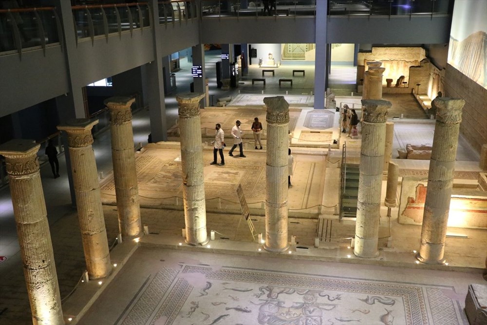 Zeugma Mozaik Müzesi'ndeki eserler, cerrah hassasiyetiyle temizlenerek geleceğe aktarılıyor - 13