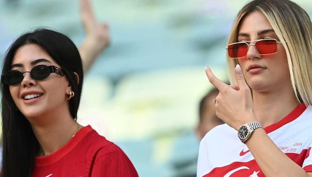 İrfan Can Kahveci'nin eşi Gözde Doyran ve Ozan Tufan'ın eşi Rojin Haspolat Türkiye-Galler maçında
