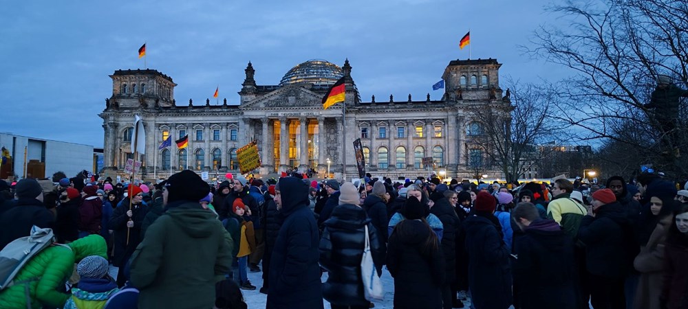 Almanya’da yüz binlerce kişi aşırı sağa karşı gösteri yaptı - 7