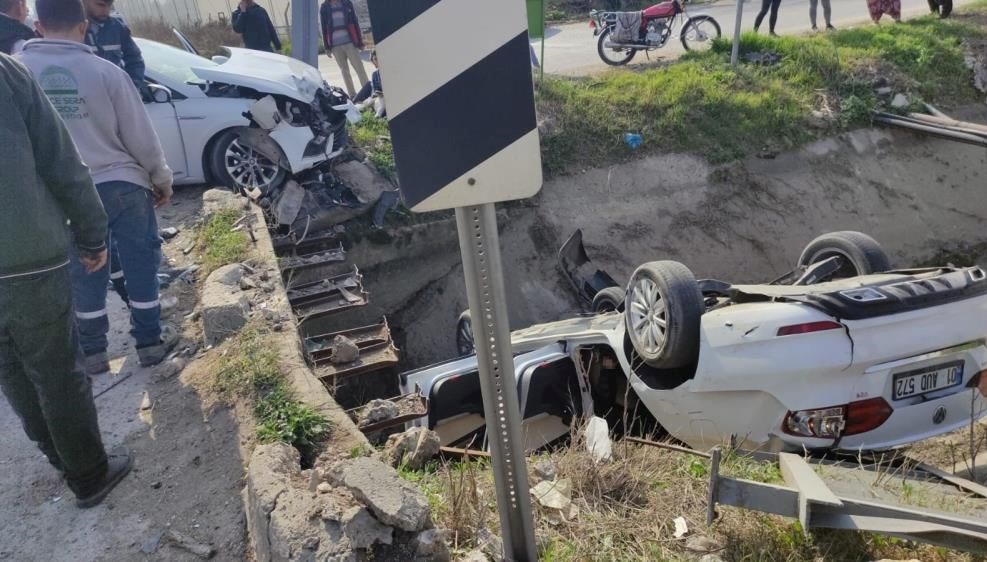 Mersin'de otomobiller çarpıştı: 1 ölü, 3 yaralı