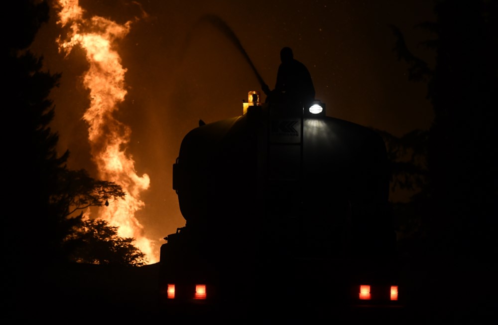 Yunanistan'ın başkenti Atina alevlere teslim - 7
