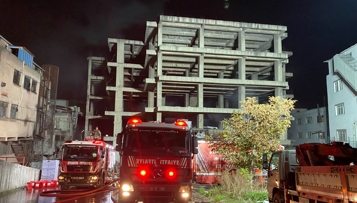 Zeytinburnu’nda iş merkezindeki yangın: 13 saattir sürüyor