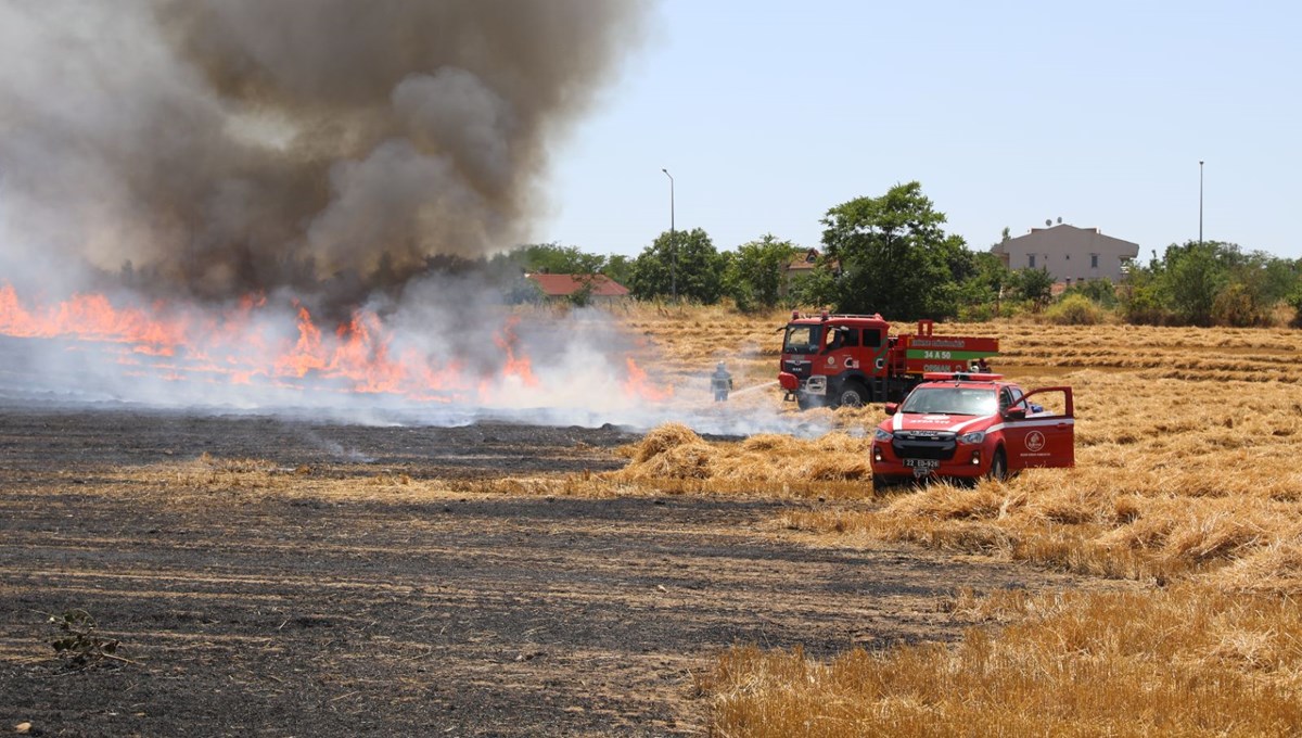 Edirne’de yerleşim yerlerini tehdit eden anız yangını