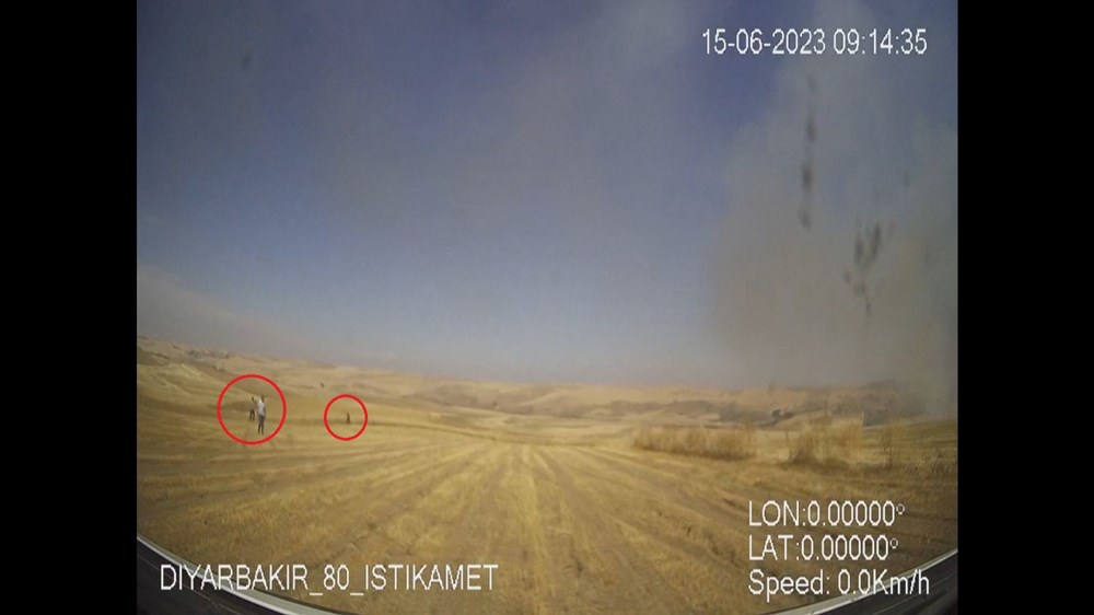 Diyarbakır’dakiarazi katliamından aylar sonra yeni görüntüler: Ellerinde silahlarla yaralılarınyerini gösterdiler - 6