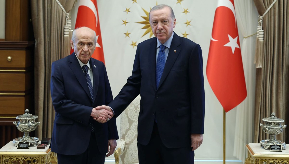 Erdoğan, Bahçeli ile telefonda görüştü Erdoğan, Bahçeli ile telefonda görüştü