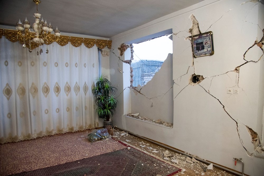 Türkiye'deki 7,4 şiddetindeki deprem Mısır'dan İran'a kadar çevre ülkeleri de vurdu: Yıkımın fotoğrafları - 15