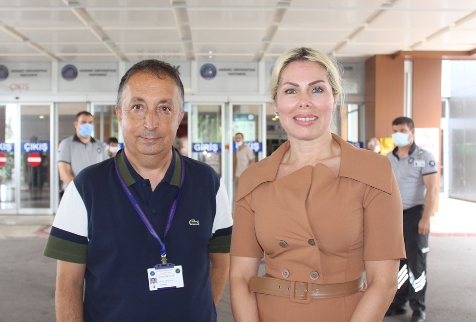 Akdeniz Üniversitesi Hastanesi Başhekimi Prof. Dr. Yıldıray Çete ve Akdeniz Üniversitesi Rektörü Özlenen Özkan