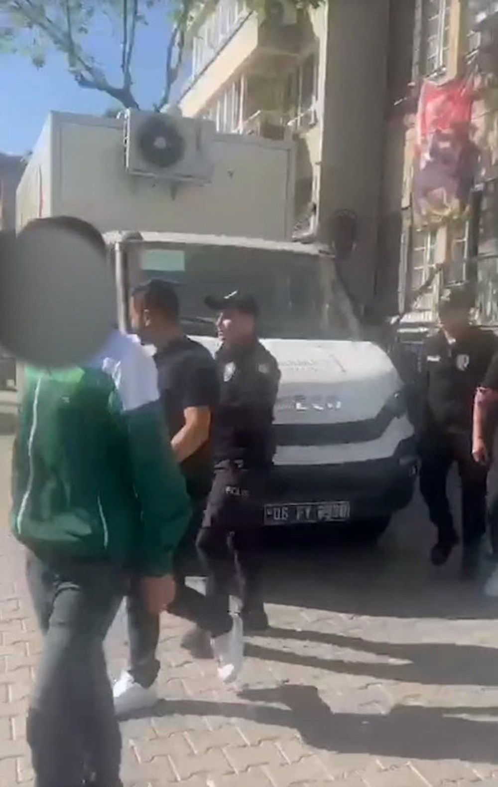 İzmir'de oyuncak kalaşnikof ile gasp - 7