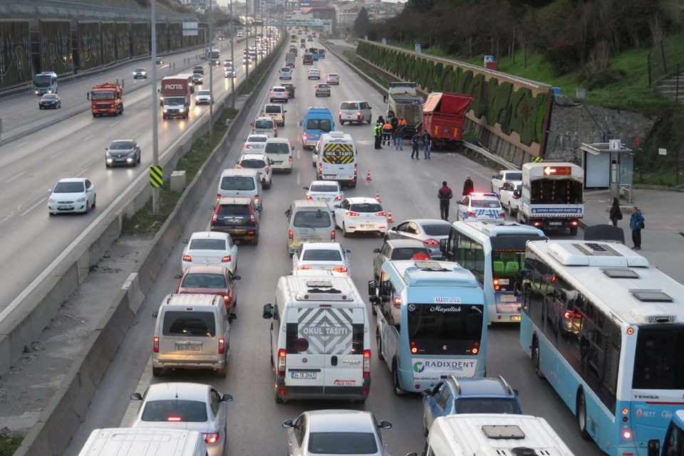 İstanbul Maltepe'de trafik kazası: 1 ölü - 1