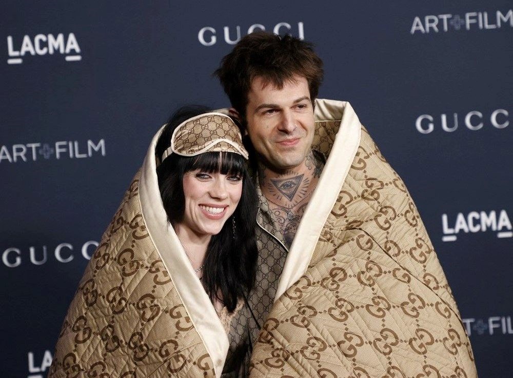 Grammy ödüllü şarkıcı Billie Eilish'in başı hayranıyla dertte - 4