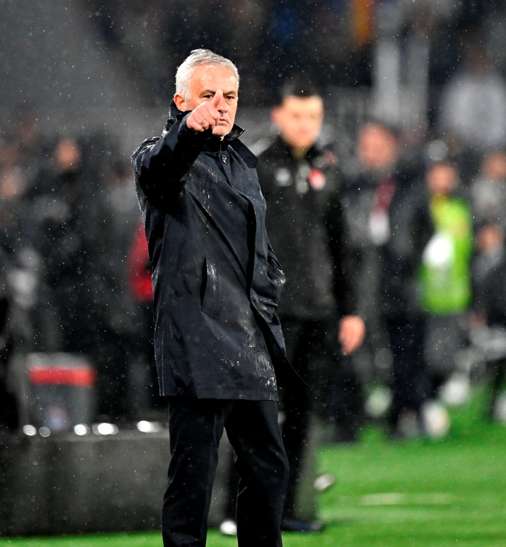 Jose Mourinho'dan Trabzonspor maçı sonrası VAR yansısı: "Dünyanın her yerinde penaltı" 78 paUBCm7eQk6hlFhmA 75uQ