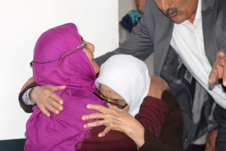 110 yaşındaki Safiye nine 2. tur seçimleri için sandık başına gitti - 1