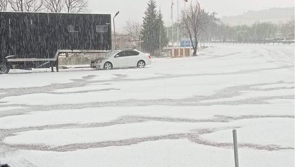 Tekirdağ beyaza büründü: Ceviz büyüklüğünde dolu yağdı