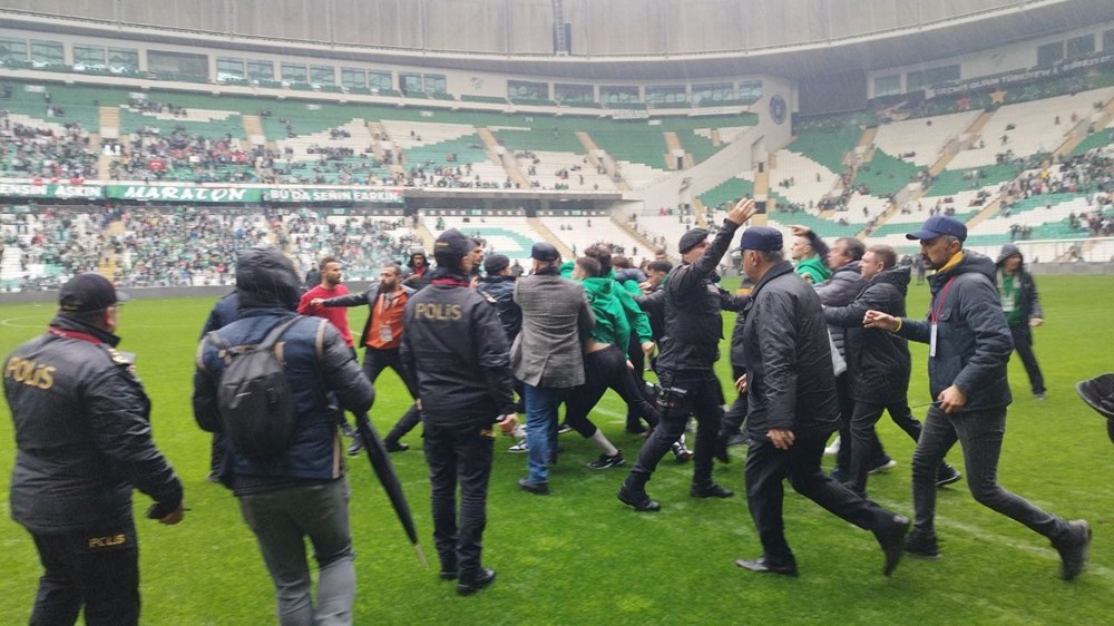 Bursaspor-Amedspor maçında gerginlik çıktı - 2