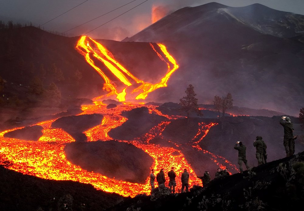 La Palma'daki kabus şiddetini artırdı: Saniyede bir metre hızla ilerleyen lavlar önüne geleni yutuyor - 7
